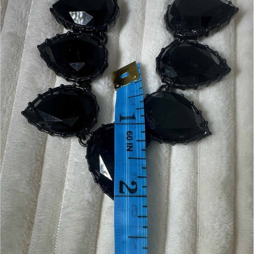 Vera Wang Fashion Statement Necklace Black Faceted Teardrops Pre-Owned - Picture 2 of 6